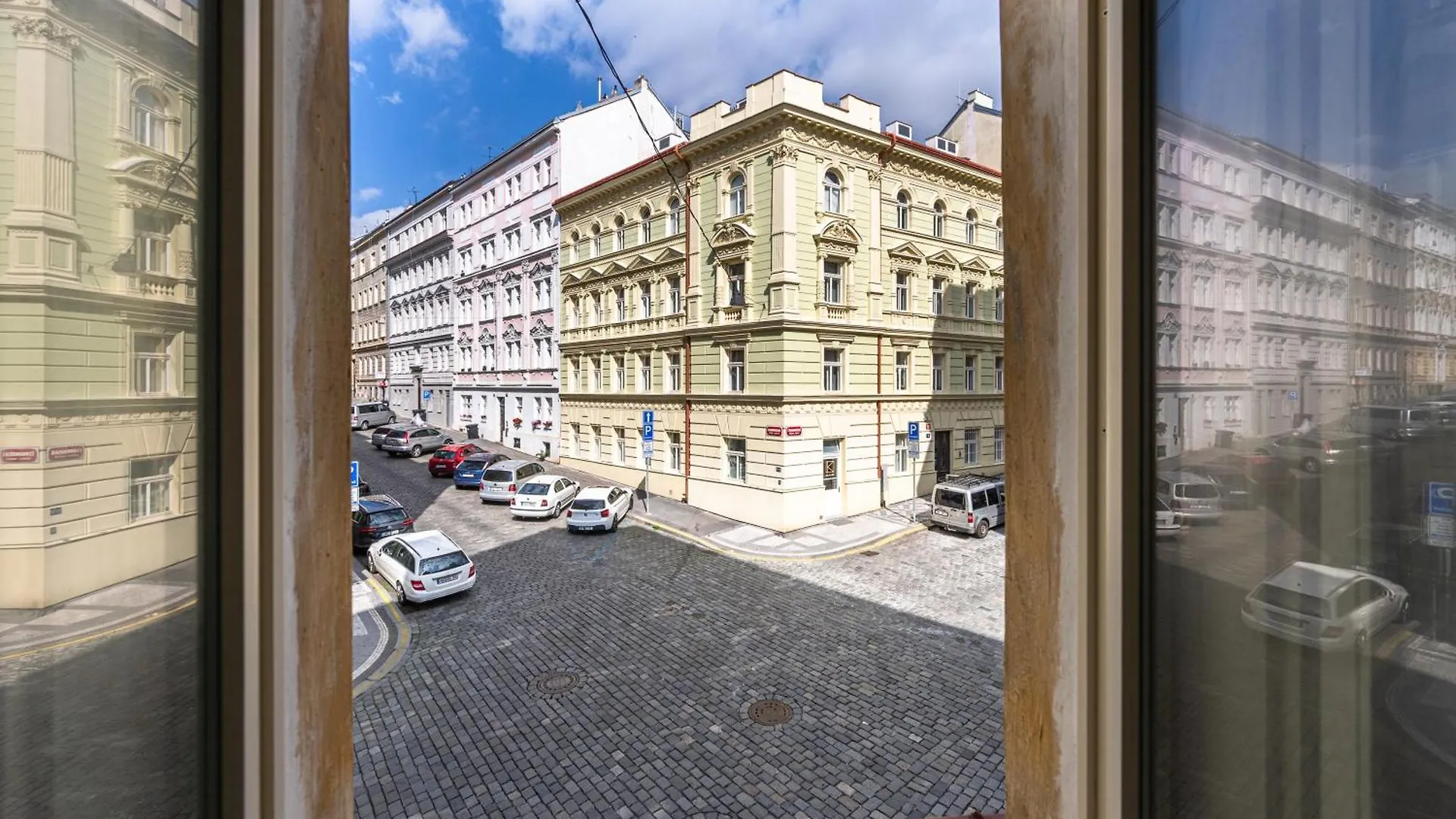 Apartment Charkovska 18 Praga